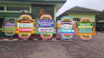 Menghidupkan Ruang dengan Karangan Bunga Berkonsep Modern
