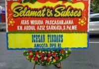 Karangan Bunga Custom: Ekspresikan Perasaan Anda