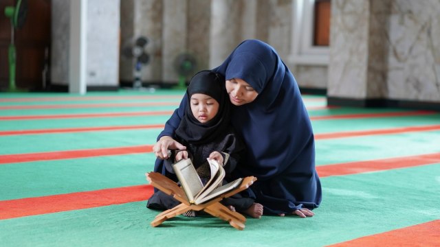 Tips Psikologis Agar Anak Tidak Mudah Ingin Pulang dari Pesantren Tips Psikologis Agar Anak Tidak Mudah Ingin Pulang dari Pesantren